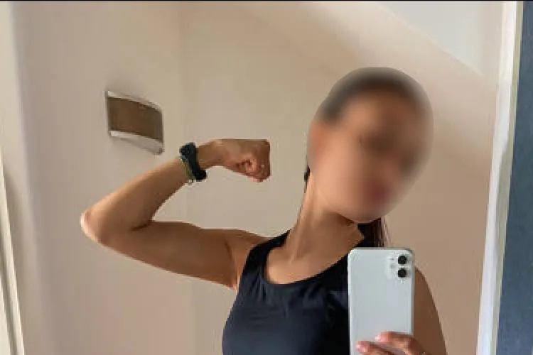 Bătaie ca-n filme într-o sală de fitness din Cluj: O tânără și-a lovit rivala și a împins-o pe scări. Judecătorii i-au dat voie să plece în Tenerife!