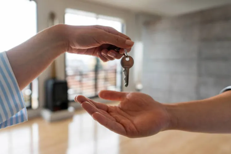 Cum ne-ar putea afecta majorarea TVA la locuințe: Tinerii riscă să renunțe la visul propriului apartament