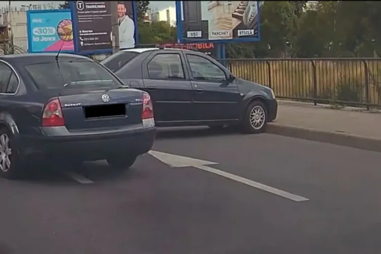 Parcarea anului care a blocat traficul în Mănăștur: Un clujean și-a lăsat mașina efectiv în drum, în plină oră de vârf VIDEO