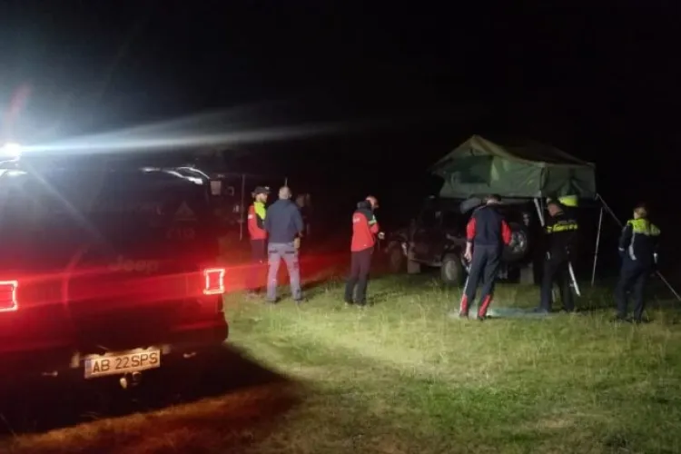 Descoperire șocantă făcută de salvatorii montani! Ce au găsit într-un cort dintr-o zonă greu accesibilă