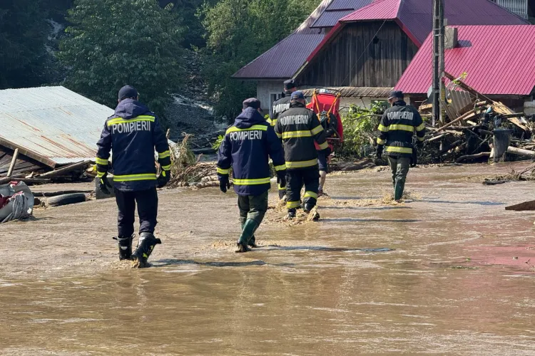 Clujul sare în ajutor! Pompierii clujeni intervin în Suceava, unde viiturile au făcut prăpăd și au ucis o persoană FOTO