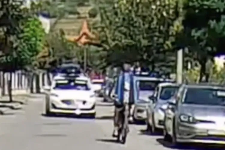 Biciclist la un pas de accident în Cluj: A mers înainte fără nicio grijă și fără să cedeze: „Dacă nu frâna la timp, se loveau direct” VIDEO