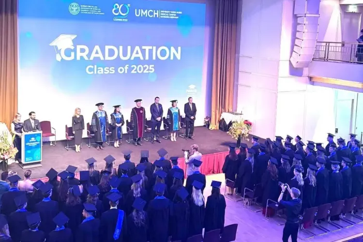 UMFST Târgu-Mureș scrie istorie: Prima promoție a extensiei UMF din Germania a absolvit astăzi! Sunt primii medici pregătiți de ardeleni în Germania