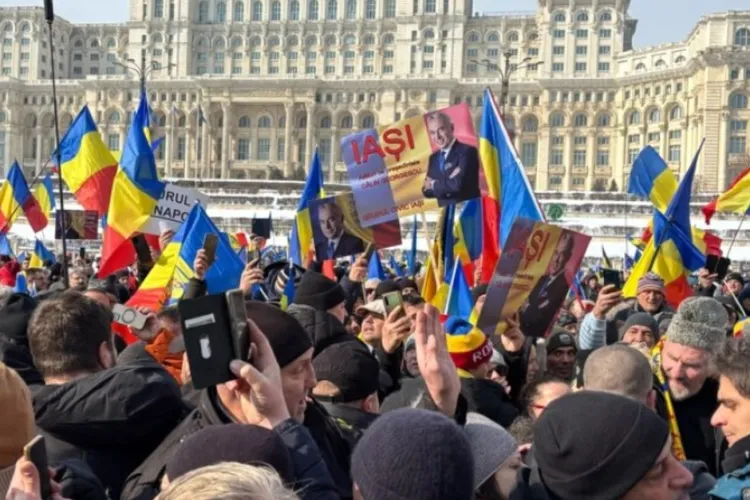 Protestul anti-guvernamental din Piața Victoriei, aproape să degenereze. Susținătorii lui Călin Georgescu ar fi vrut să atace jandarmii cu cartofi