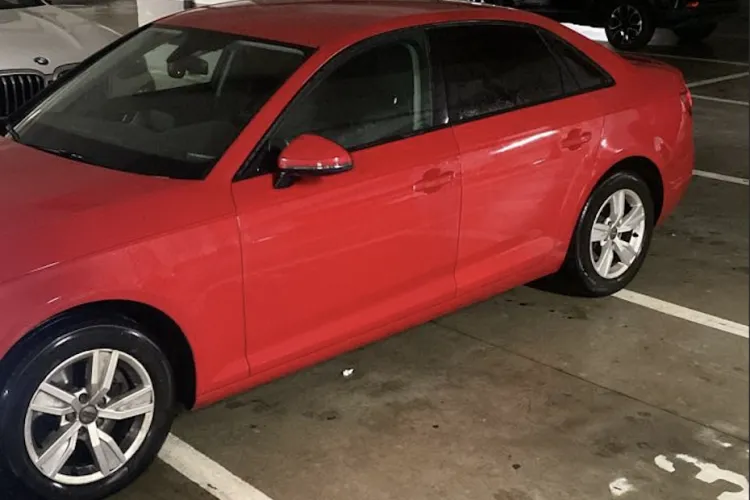 Nesimțire crasă în Cluj-Napoca! Un șofer a blocat trei locuri de parcare într-o parcare subterană: „Eu zic s-o ducă până în buza magazinului” FOTO