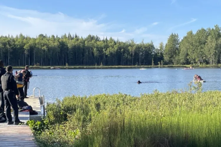  Un student aflat în program Work and Travel și-a pierdut viața în timp ce făcea paddleboarding. Nu știa să înoate și nu purta vestă de salvare