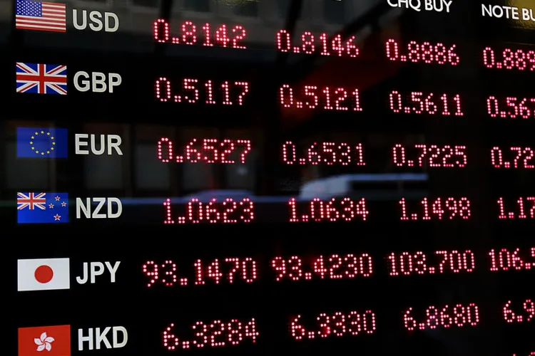 Curs valutar BNR, marți, 22 iulie 2025. Leul pierde din nou teren în lupta cu moneda euro