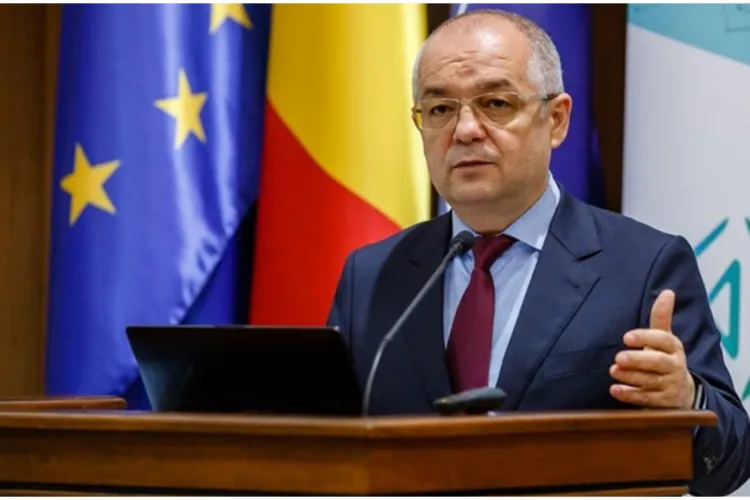 Emil Boc dă jos milităria din pod și își avertizează angajații din Primărie: „Zero sporuri! Să fie clar!”