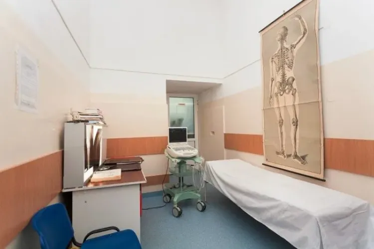 Ministrul Sănătății ia foc: Controale-șoc în spitale după imagini revoltătoare cu condiții mizere și mâncare de neprivit!