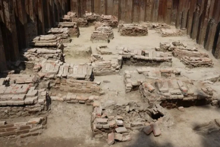 Descoperire macabră sub un liceu: Peste 50 de morminte scoase la lumină, incluzând scheletele mai multor copii  dar și adulți