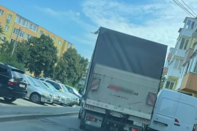  Un șofer cu mașină de Cluj e acuzat că bagă spaima în participanții la trafic: „Instigă la scandal și era cât pe ce să provoace un accident!”