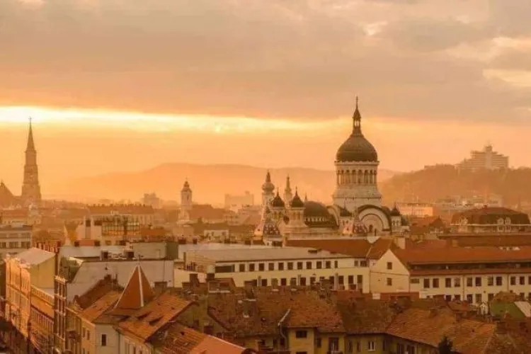 „Se topește” Clujul! Meteorologii au anunțat COD GALBEN  de caniculă și nopți tropicale