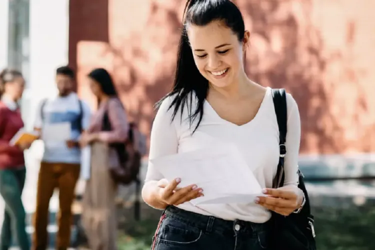 Peste 800 de elevi clujeni s-au înscris pentru a doua sesiune de BAC. Prima probă, cea de Limba română- oral, a avut loc astăzi