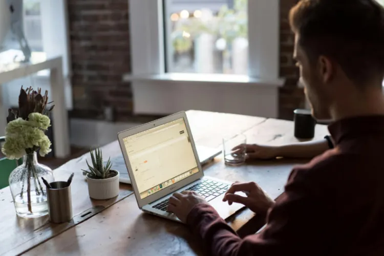 Studenți disperați că nu își găsesc loc de muncă în Cluj: „Am aplicat pentru 160 de job-uri și am avut doar 5 interviuri”/ Nu m-aș angaja la fast-food”