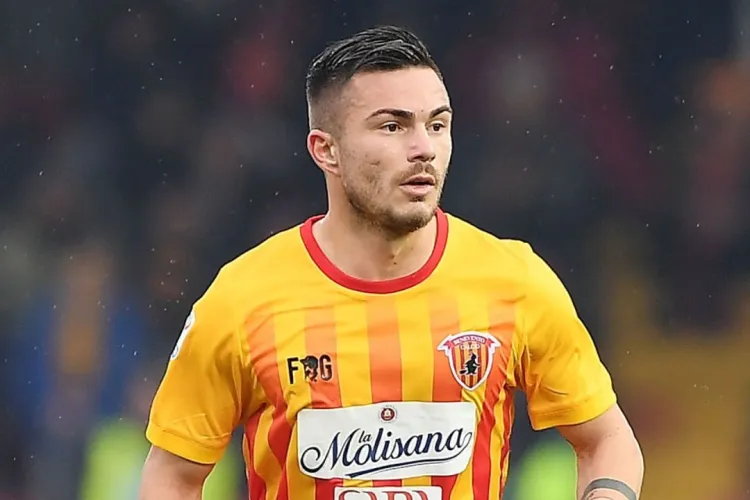 Transfer-bombă la Universitatea Cluj confirmat! Un fost internațional român cu trofee în Grecia și România vine să betoneze apărarea