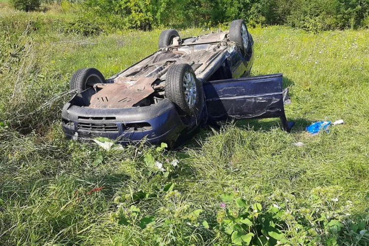 Un tânăr de 19 ani, elev la o școală de Poliție, a urcat beat criță la volan și a provocat un accident mortal. Un băiat de 18 ani a murit pe loc
