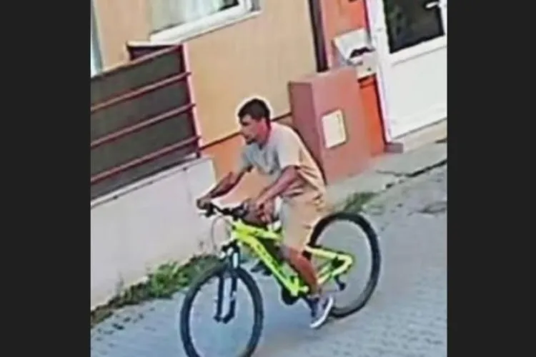 Furt reclamat public de un clujean: „Băiatul ăsta tocmai a furat bicicleta copilului nostru” FOTO camera de supraveghere
