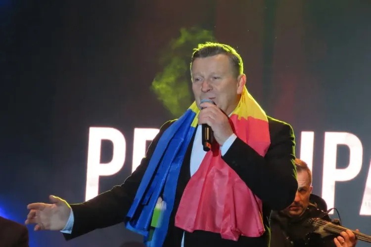 Artisul clujean Aurel Tămaș le amintește românilor ce contează cu adevărat: „Avem o țară și suntem un neam!”