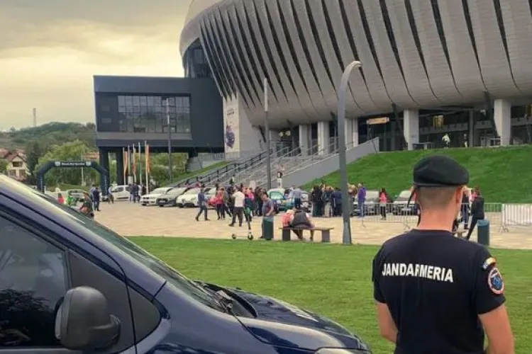 Copil rătăcit în incinta festivalului Untold, găsit în 15 minute de Gruparea de jandarmi mobilă! E ca și cum ai căuta acul în carul cu fân