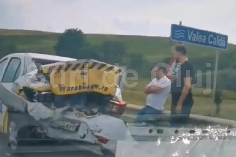 Doi tineri, răniți în urma accidentului de pe centura Vâlcele-Apahida, în care trei mașini s-au lovit în lanț. Un șofer nu a păstrat distanța VIDEO