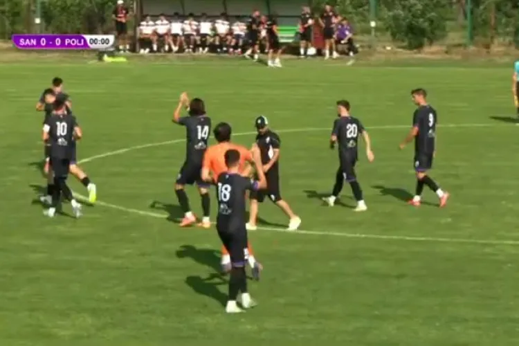 VIDEO. Revoltă la un meci de fotbal împotriva momentului de reculegere impus: „Iliescu, vinovat pentru sângele vărsat”