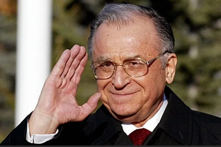 Cunoscut profesor de la UBB Cluj, fost diplomat: „Ion Iliescu ne divizează și după moarte. Era de bun simț să nu ținem doliu național după un inculpat”