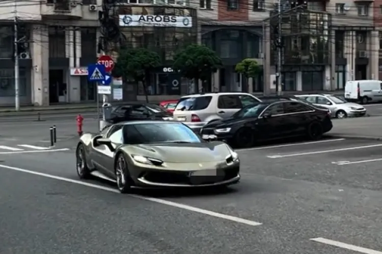 Ce Ferrari pe străzile Clujului! Clujenii au visat cu ochii deschiși în Piața Unirii: „Vise, taică, vise! Nu ți-o permiți nici second-hand” VIDEO