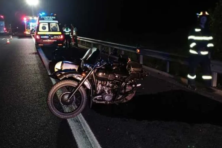 Accident devastator! Un motociclist a murit pe loc, în urma unui impact cu o camionetă. O femeie a fost transportată de urgență la spital