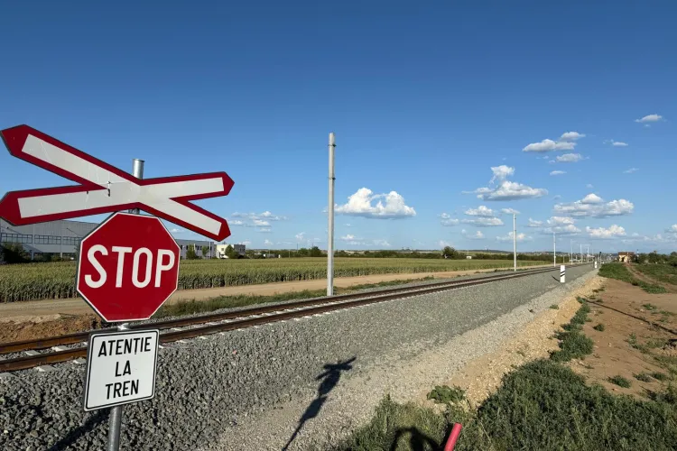 Cluj-Napoca „se apropie” de Ungaria cu 160 km/h! Primii șapte kilometri de cale ferată modernizată, deschiși circulației VIDEO 