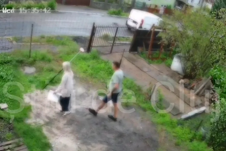VIDEO Șocant în Cluj! Topografi filmați intrând abuziv în curtea unei case, fără acordul proprietarilor, după ce au desfăcut gardul: „Erau ca la ei acasă”