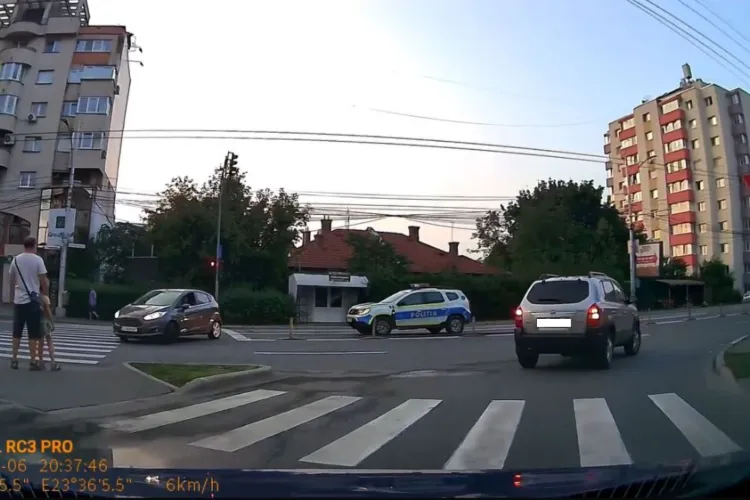 Cluj: Cum s-a terminat „aventura” unui șofer care a ignorat linia dublă continuă, trecerea de pietoni și...mașina de poliție din spatele lui VIDEO