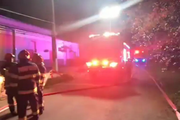 Panică în Ardeal! O hală de muniție a luat foc, au urmat explozii în lanț! S-a emis mesaj RO-Alert către populație VIDEO