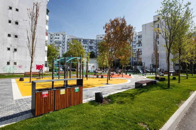 Parcul groazei din Mănăștur: Tobogane pline de mizerie și miros insuportabil în Cluj: „Trebuie să îi explic mereu fetiței că nu are voie” 