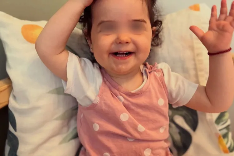 Irina, singurul copil din România cu o boală extrem de rară, are nevoie de ajutorul NOSTRU! Contribuie la finanțarea unui tratament revoluționar