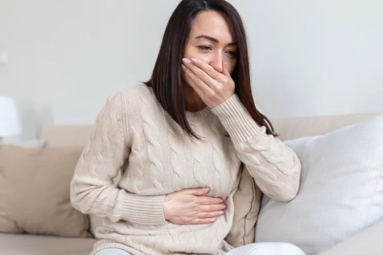 ȘOCANT! O adolescentă de 16 ani a crezut că are crampe de stomac, dar în câteva ore a devenit mamă. Povestea incredibilă care a uimit internetul