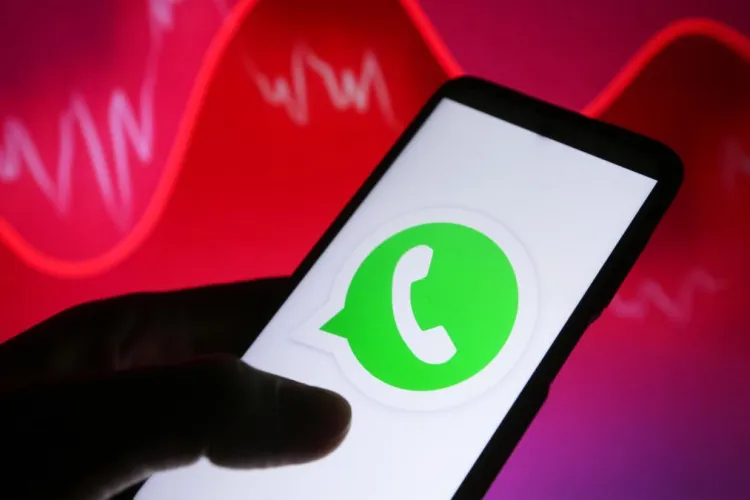 „Grupurile de investiții” care golesc conturile clujenilor: Capcana WhatsApp și Telegram care promite câștiguri rapide