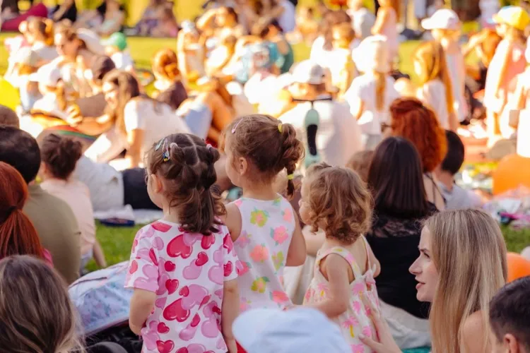 Vino astăzi să petreci o după-amiază plină de culoare și jocuri pentru copii în Iulius Parc! Află mai multe despre ediția Kids Thursday - Anotimpurile