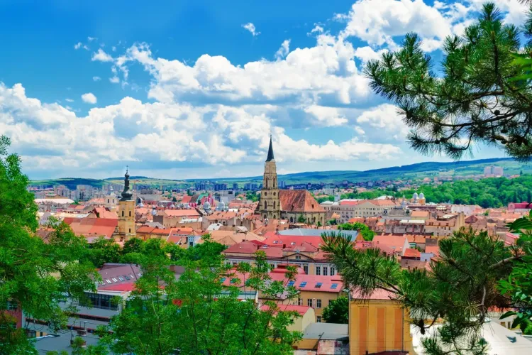 Vacanțe non-stop în Cluj: Hotelurile și pensiunile se umplu, iar numărul de turiști români și străini crește spectaculos!