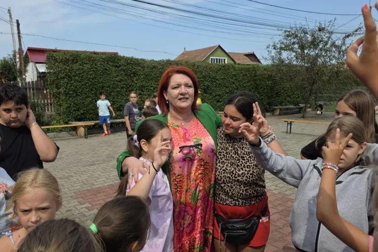 Vara copiilor din Apahida. Școala de vară, un real succes pentru comunitate. „Am creat un spațiu sigur, în care copiii se simt iubiți și motivați”