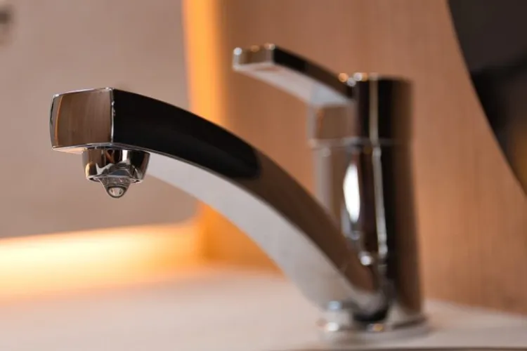 Afară este caniculă și clujenii rămân fără apă pe mai multe străzi: Compania Someș anunță avarie urgentă! Care sunt străzile afectate?