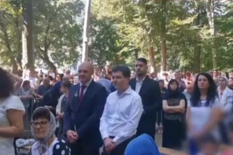 Președintele Nicușor Dan a ales să stea printre credincioși în loc să participe la paradele de Ziua Marinei. Unde a fost surprins acesta