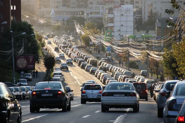 Clujenii pierd ore în trafic la ieșirea spre Baciu: Două benzi devin una și ambuteiajele sufocă întreg orașul „Pierdem ore în fiecare săptămână!”