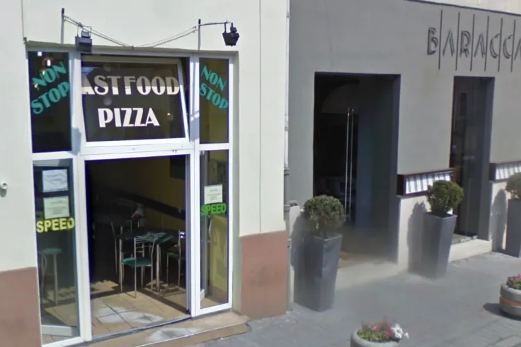 Mai ține cineva minte acest restaurant din Cluj-Napoca? Șaorma „la geam” și un sos ucigător de usturoi: Clujenii povestesc cu nostalgie despre acesta