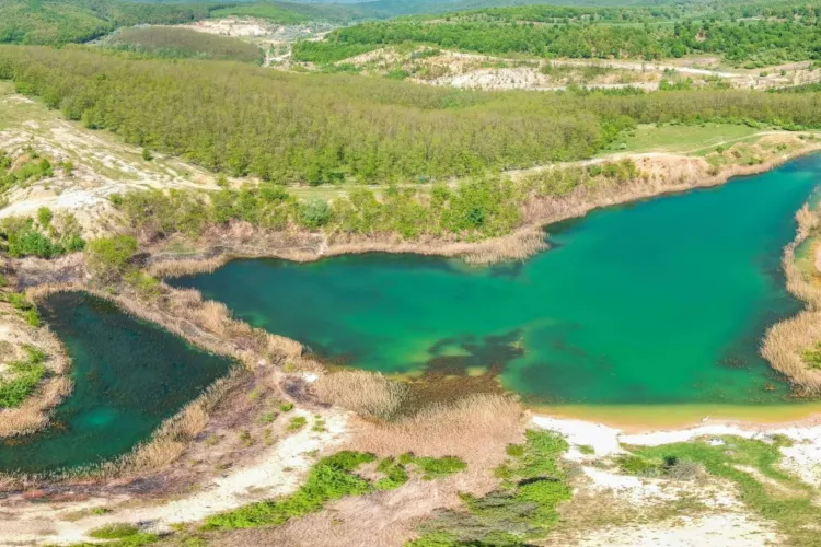 Laguna Albastră de lângă Cluj: „Marea Mediterană” ascunsă în inima Ardealului. Descoperă colțul de rai care atrage mii de turiști anual!