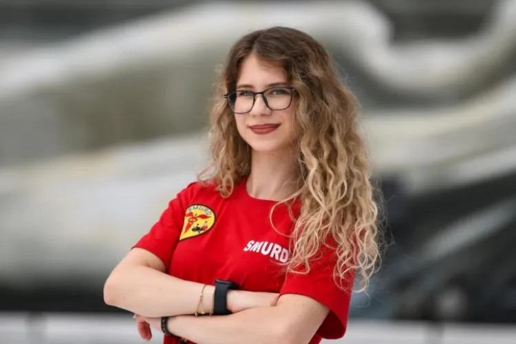 Cum i-a schimbat viața voluntariatul la SMURD unei frumoase tinere din Cluj, proaspăt admisă la medicină: „Mă simțeam neputincioasă”