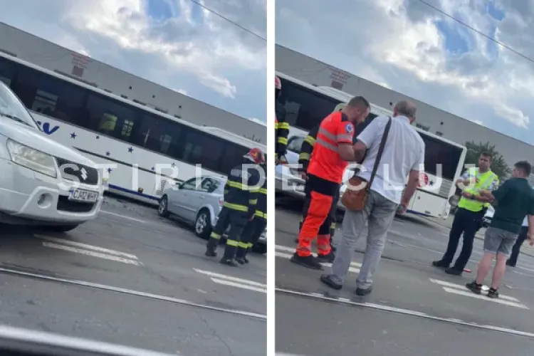 VIDEO Accident grav în Cluj-Napoca! Două mașini s-au izbit violent pe Bulevardul Muncii, traficul este dat peste cap