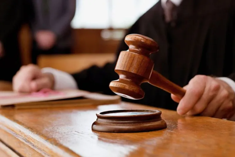 Un profesor clujean îi pune la colț pe magistrați. Incredibil la ce vârstă se pensionează acești oameni în România, comparativ cu restul Europei