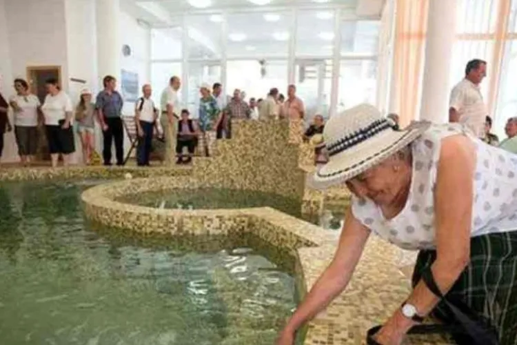 Pensionarii din Cluj vor primi bilete pentru a merge gratuit la băi. Ce trebuie să facă pentru a merge în vacanță 