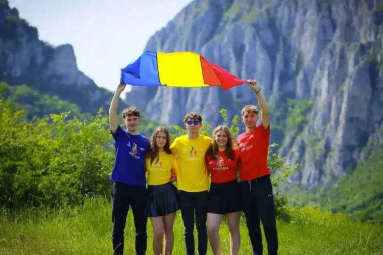 Ei sunt cei cinci elevi geniali ai Clujului, selectați să reprezinte România la Olimpiada Mondială de Robotică! Se vor întrece cu echipe din 190 de țări