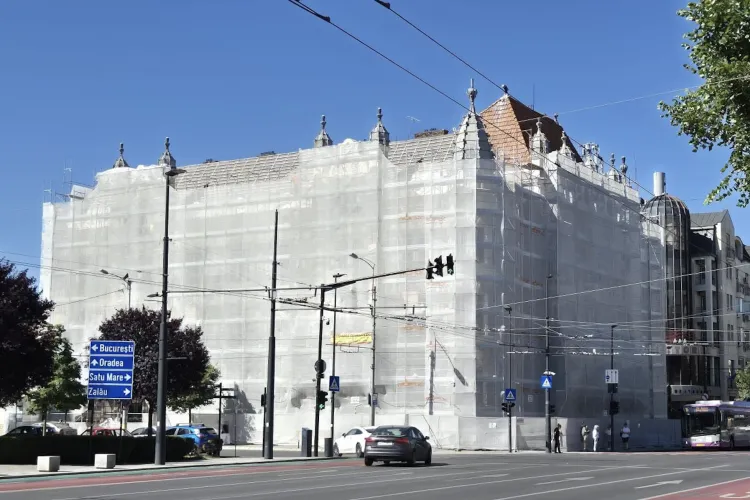 Palatul Administrativ din Cluj renaște! Restaurare spectaculoasă și modernizare de milioane, cu ferestre vechi de peste un secol readuse la viață